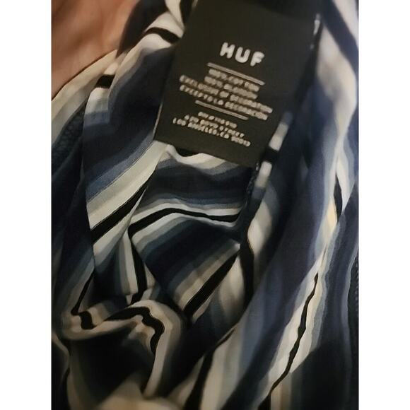 Huf Worldwide Striped Embroidered Skateboard Skate T-Shirt Mens Medium A99 - Picture 5 of 6